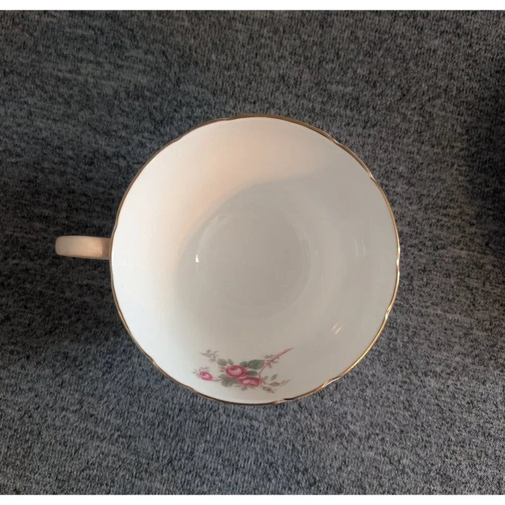 Shelley China Cup & Saucer in Rose/Rosebud Floral Pattern with Peach/Cream Bands - Picture 4 of 5